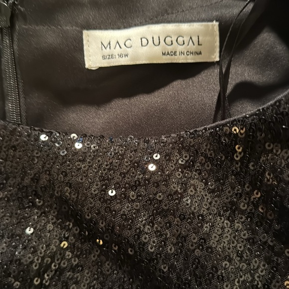 MAC DUGGALBlack Long Sleeve Sequin Gathered Waist Dress